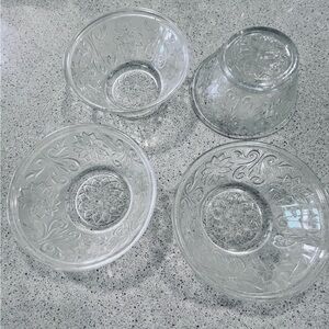 Indiana Glass 4 individual berry serving bowls very good condition